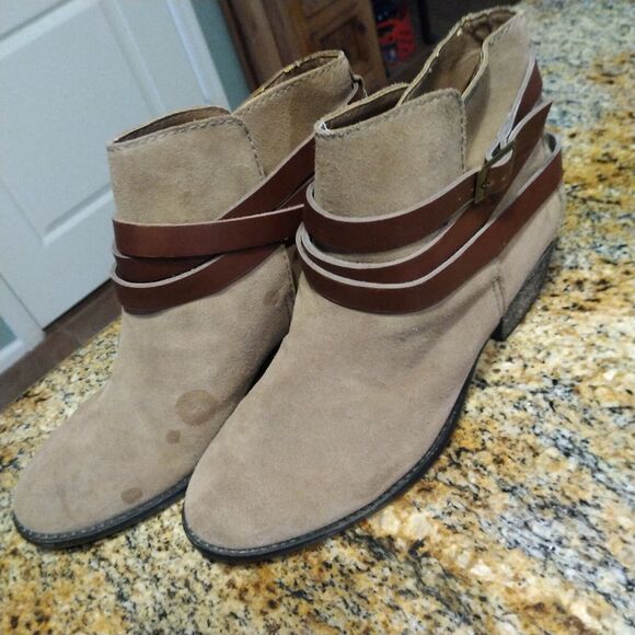 Steve Madden Quesstt Ankle Boots Brown Leather Buckle Strap Detail Women's Sz 9 - Picture 1 of 13